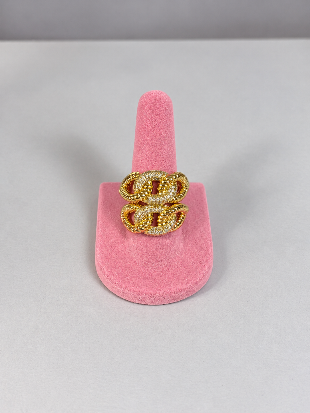 The Rich Link Ring